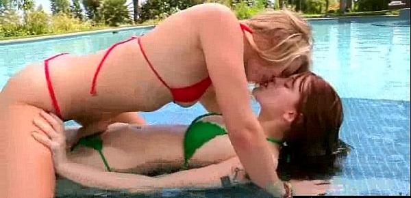  Lesbians In Hot Act Kissing And Licking All Body video-02